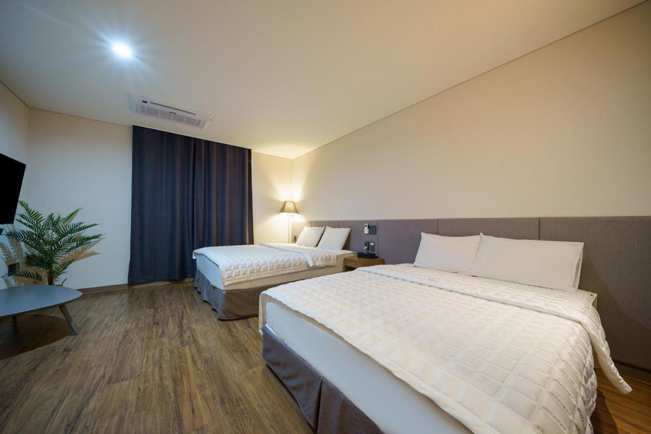 Mtm Family Hotel Gyeongju Exterior photo