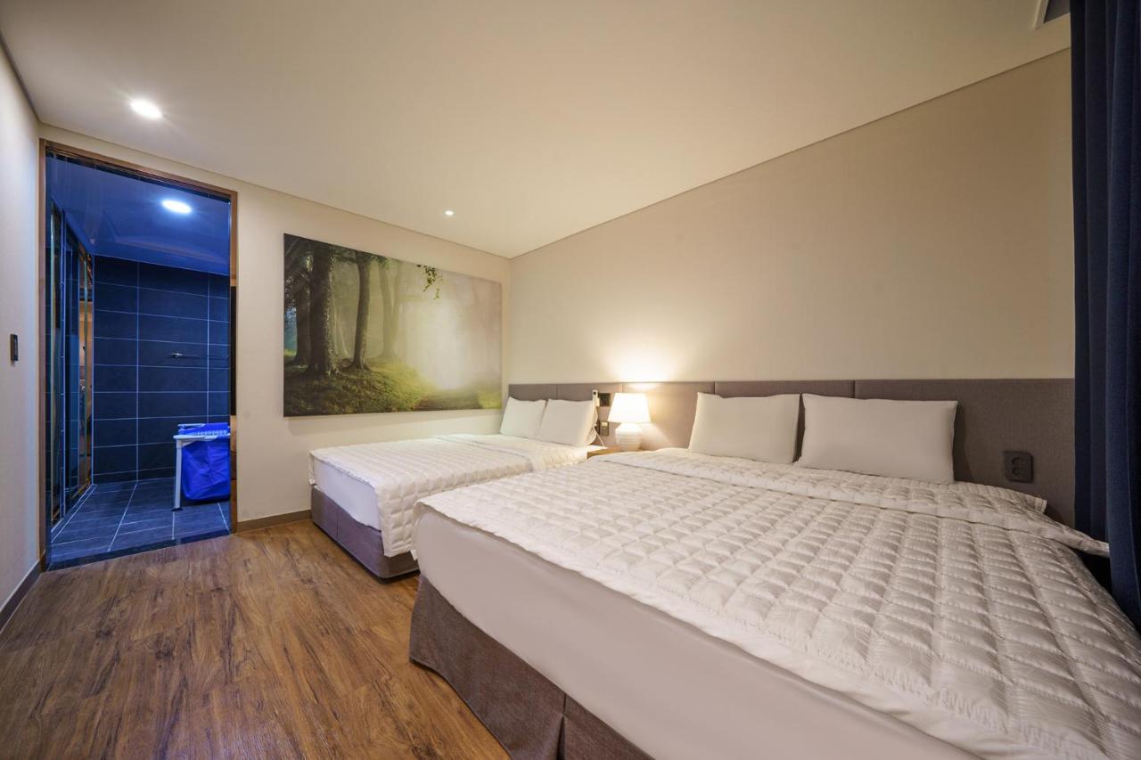 Mtm Family Hotel Gyeongju Exterior photo