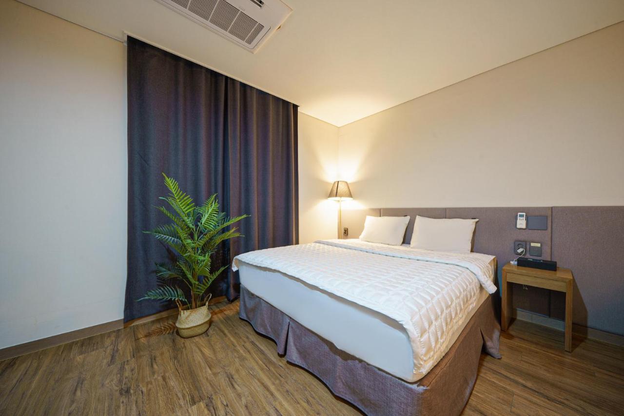 Mtm Family Hotel Gyeongju Exterior photo