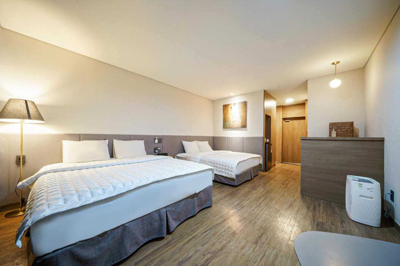 Mtm Family Hotel Gyeongju Exterior photo